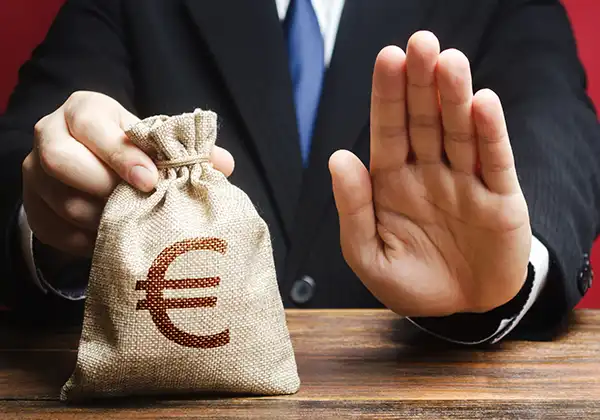 L’État va confisquer l’épargne des Français pour financer l’effort de guerre : INTOX