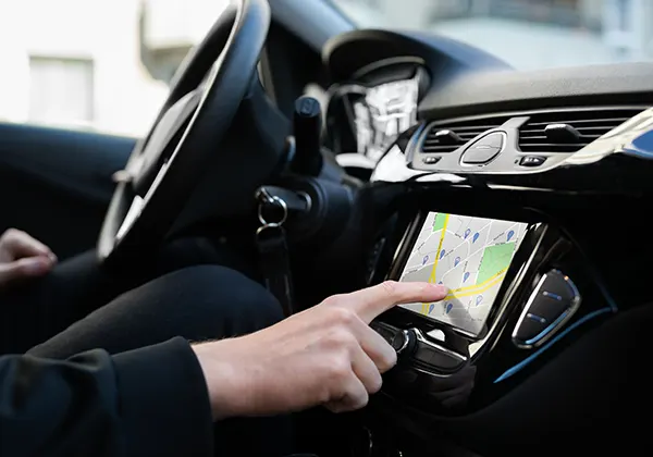 Réglez votre GPS et votre radio avant de partir
