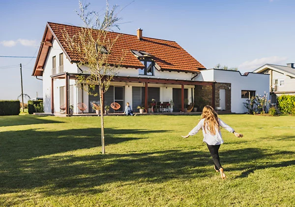 Évitez de planter des arbres à proximité des habitations