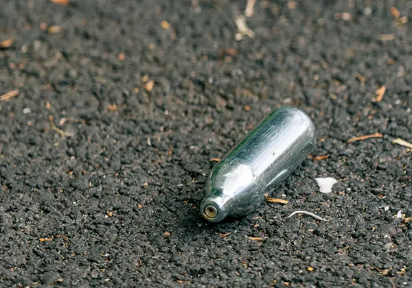 Protoxyde d’azote : un phénomène à l’origine de « trop nombreux » accidents de la route