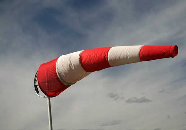 Les vents violents, les tempêtes et la grêle